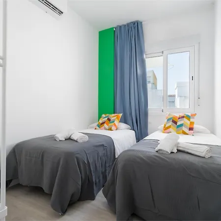 Anfitrion Triana 4 *